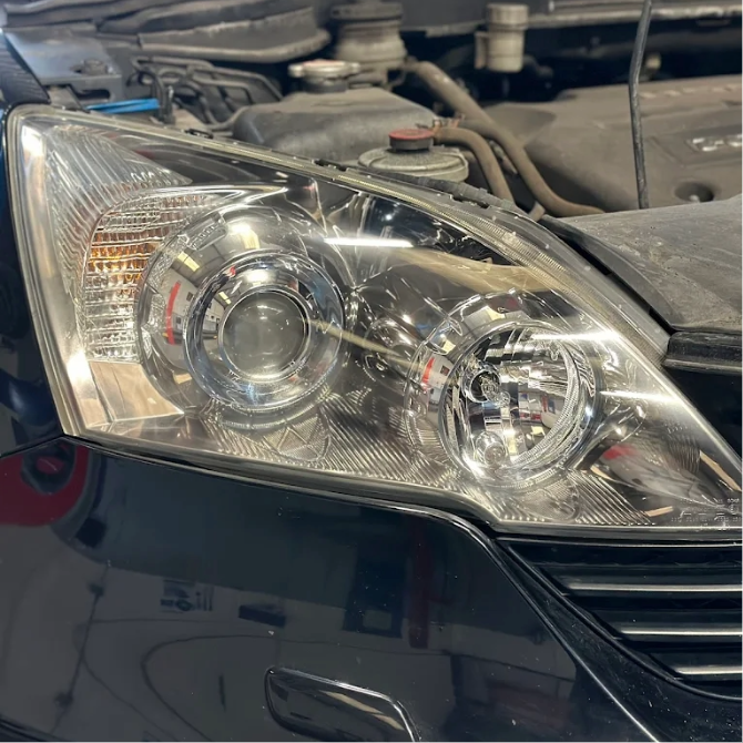 Headlight restoration Burton-on-Trent – clear headlight after professional polishing